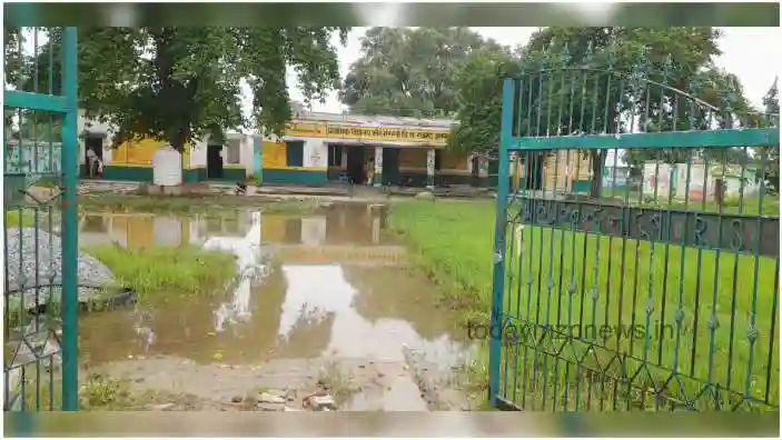 Madihaan Primary school premises turned into a pond