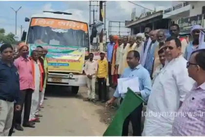 मिर्ज़ापुर : सब मिशन आन एग्रीकल्चर एक्सटेंशन योजनान्तर्गत 5 दिवसीय प्रशिक्षण हेतु जनपद के 54 कृषक हुए चयनित नगर विधायक रत्नाकर मिश्र ने सभी को हरी झण्डी दिखाकर प्रयागराज किया रवाना