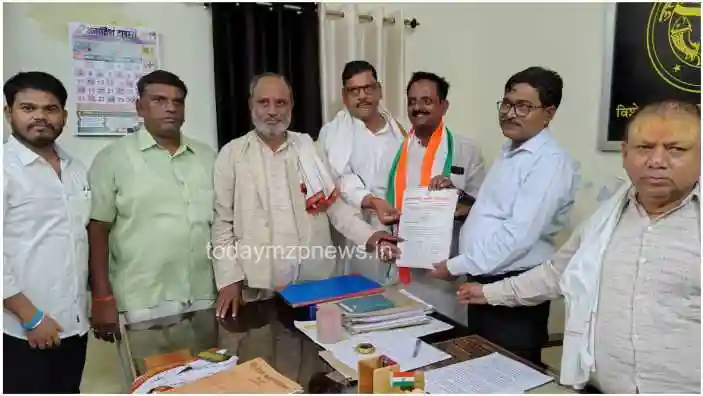 Mirzapur Congress handed over a memorandum to DM to solve the electricity problem