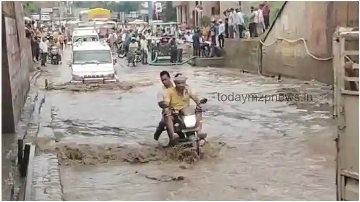 Mirzapur Water filled in Natwan railway underpass after the rain in the evening