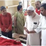 Mufti-e-Banaras reached the hospital and enquired about the condition of the injured in the accident