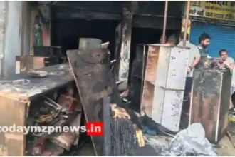 Sonbhadra Fire broke out in a clothes shop