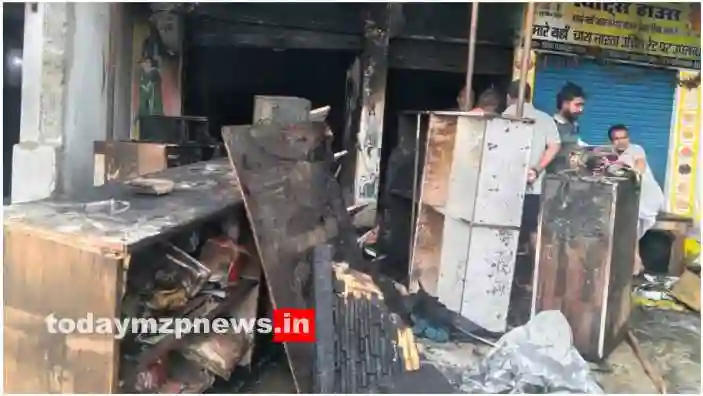 Sonbhadra Fire broke out in a clothes shop