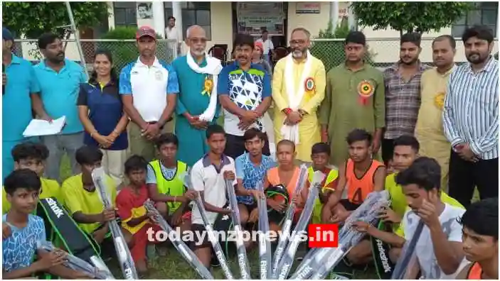 Sonbhadra Players were awarded on the birthday of Major Dhyanchand