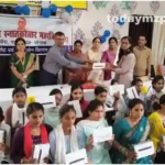 Sonbhadra The tablets were distributed among the girl students and they were pleased