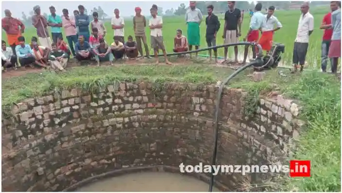 Sonbhadra Wife jumped into the well along with innocent children