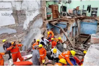 Two 70-year-old houses were razed to the ground in Shri Kashi Vishwanath area