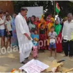 An effigy was burnt against the Mirzapur district administration