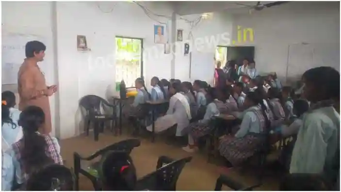Chilh 82 students were trained on the third day of free training
