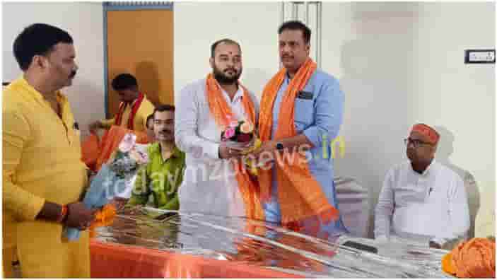 Kachhwa Rain spoiled the program Yuva Morcha program postponed