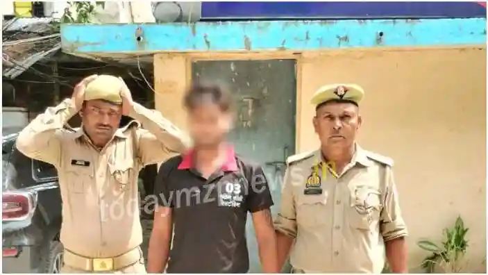 Lalganj The accused related to the charge of gang rape of a minor was arrested and sent to jail