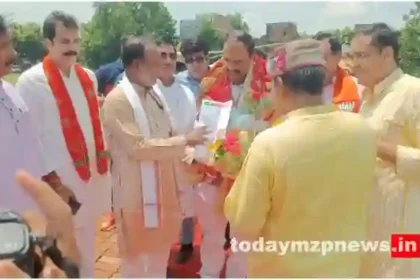 Manoj Jaiswal arrived to welcome the Deputy CM at the helipad