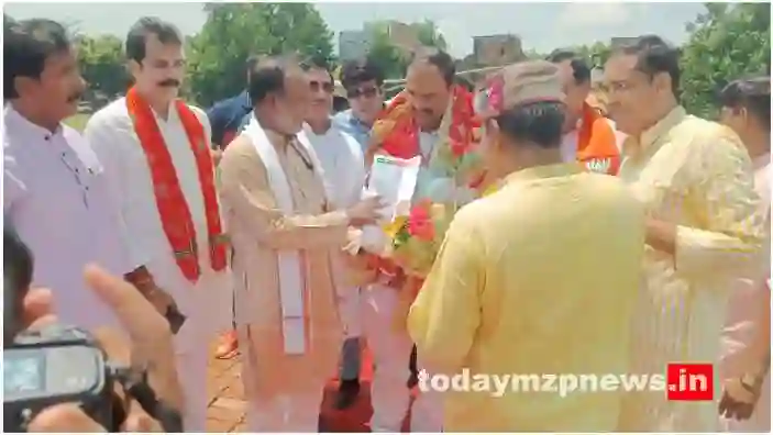 Manoj Jaiswal arrived to welcome the Deputy CM at the helipad