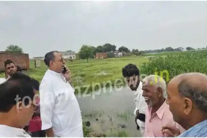 Mirzapur BJP MLA Pandit Ratnakar Mishra visited the flood affected area