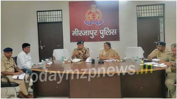 Mirzapur In view of the upcoming festival DM and SP held a peace committee meeting