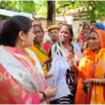 Mirzapur Women expressed their grievances to the DM