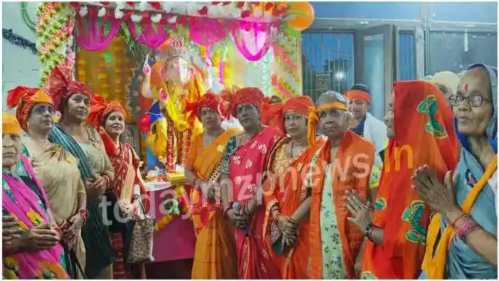 Mirzapur. Ganapati Bappa was installed with great pomp in the old age home