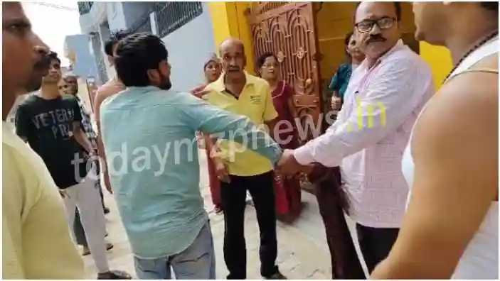 Pickpockets have no fear of police in Mirzapur