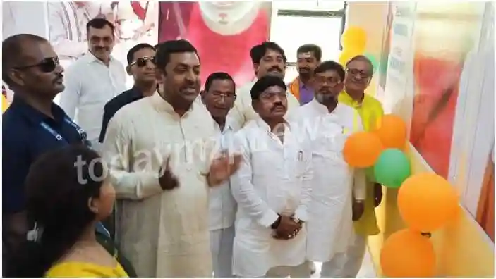 Sonbhadra State Minister observed the Service Fortnight Exhibition