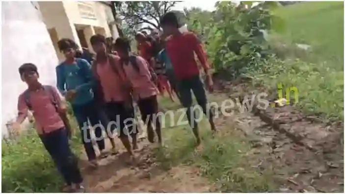 Sonbhadra Students forced to go to school through muddy roads