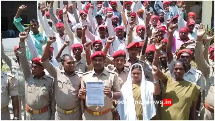 Sonbhadra Village guards union protested