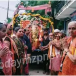 The mothers of the old age home bid farewell to Lord Ganesh with teary eyes