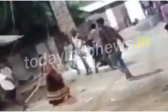 There was heavy stone pelting in Dhoomanganj police station area of ​​Prayagraj