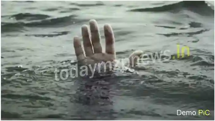 Mirzapur Ahraura Farmer dies after drowning in river