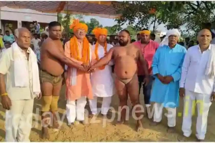 BJP leader Manoj Jaiswal inaugurated the Dugraha wrestling competition