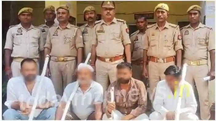 Big action by Mirzapur police 4 accused arrested in the murder case in Vindhyachal area