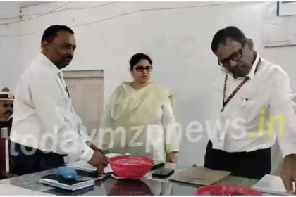 District Election Officer Priyanka Niranjan reviewed the preparations for nomination