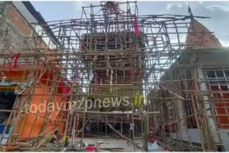 Kachhwa Artisans busy giving final touches to Durga Pandals