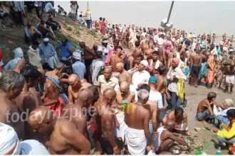 Lakhs of devotees reached Ram Gaya Ghat in Vindhyachal for Pind Daan