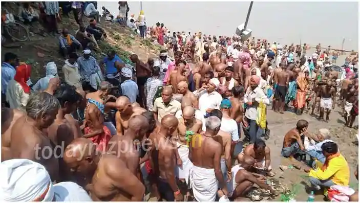 Lakhs of devotees reached Ram Gaya Ghat in Vindhyachal for Pind Daan