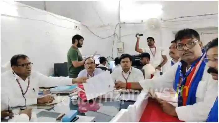 Majhwa assembly by-election BSP candidate Deepak Tiwari filed nomination 11