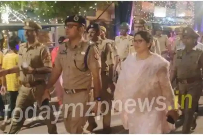 Mirzapur District Magistrate and Superintendent of Police took a walk in the city area