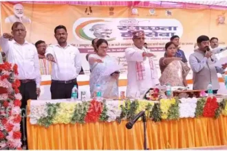 Nand Gopal Gupta administered the oath of cleanliness in the Garbage Free India Campaign