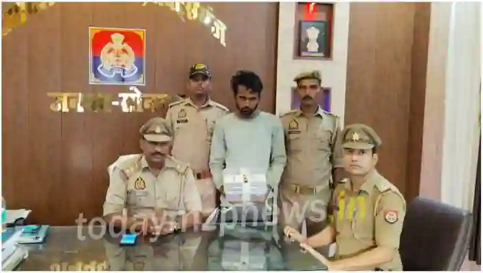 Sonbhadra Arrested with 315 bore country made pistol and one live cartridge