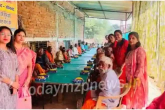 Sonbhadra Marwari youth forum distributed fruits in the women wing of Son old age home