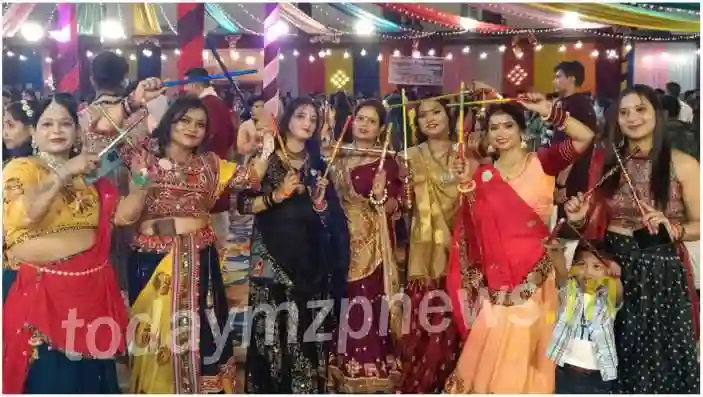 Women danced in Sonbhadra Dandiya Night 2-0