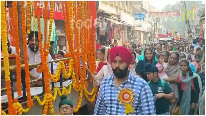 Ferry taken out on the occasion of Prakash Parv of Guru Nanak Dev Ji