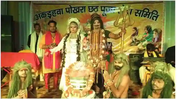 Sonbhadra Devotees danced to the song of the Jagrata of the Mother Chhathi Maiya