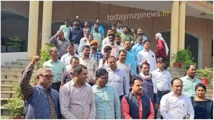 Sonbhadra Protest held over 4 months salary arrears