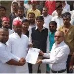 Sonbhadra Samajwadi Chhatra Sabha protested at the Collectorate