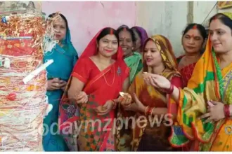 Women worshiping the Amla tree in the month of Kartik