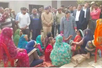 DM and SP reached to console the family of martyred soldier Chandra Prakash