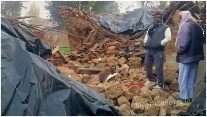 6 members buried under mud house collapse