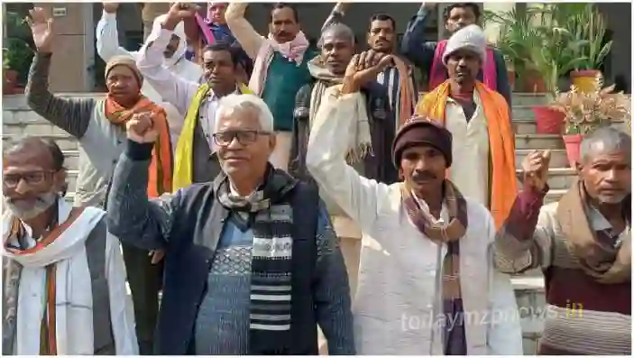 Protests were held demanding the construction of a dam