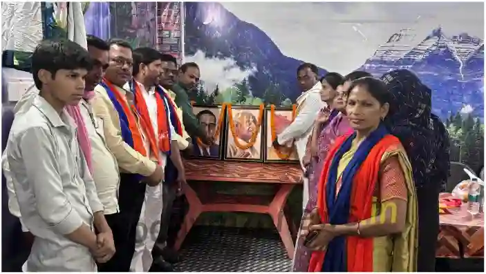 The monthly review meeting of the city assembly of Apna Dal S was concluded